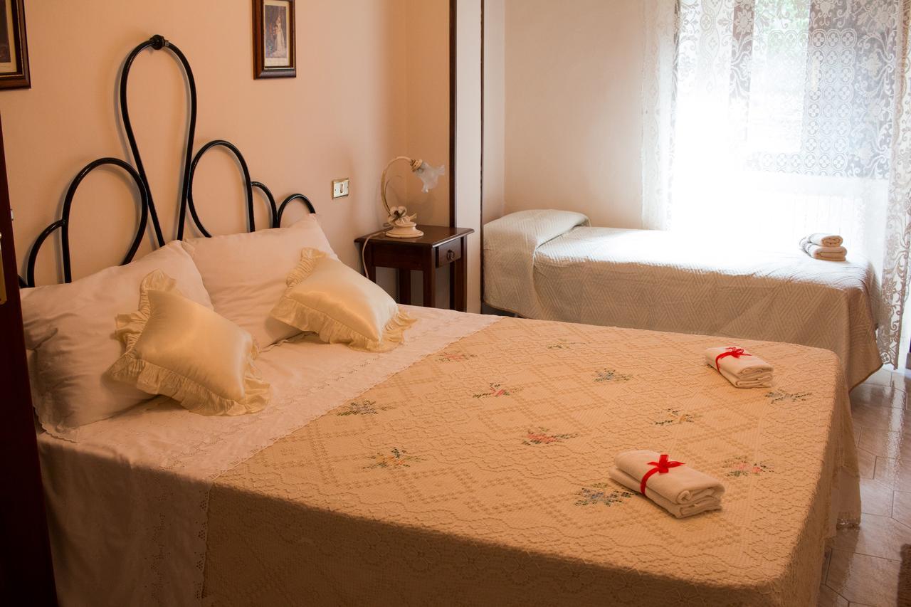 Bed and Breakfast Il Mughetto Celano Exterior foto