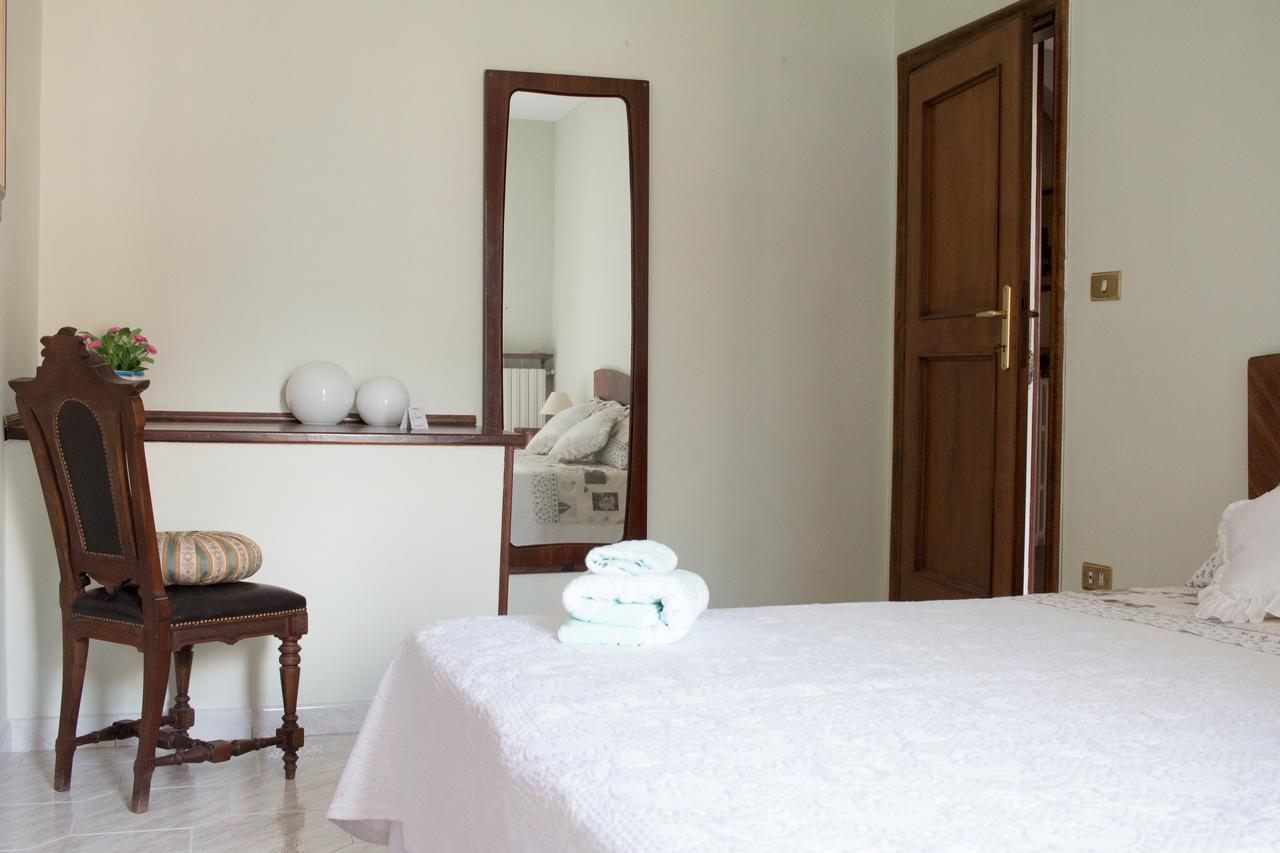 Bed and Breakfast Il Mughetto Celano Exterior foto