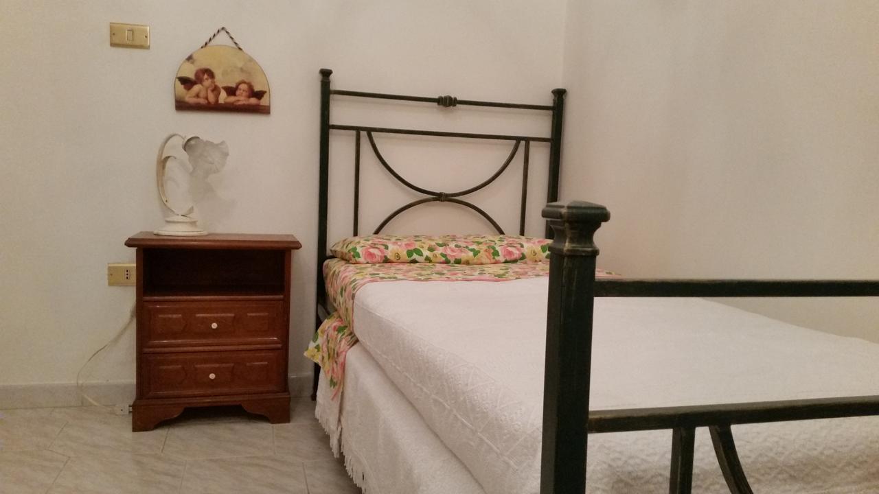 Bed and Breakfast Il Mughetto Celano Exterior foto